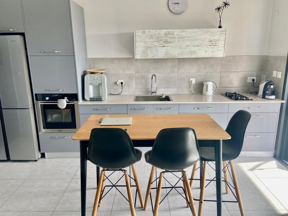 Beauty Apartment 3 Rooms Wi-Fi Нетания Экстерьер фото